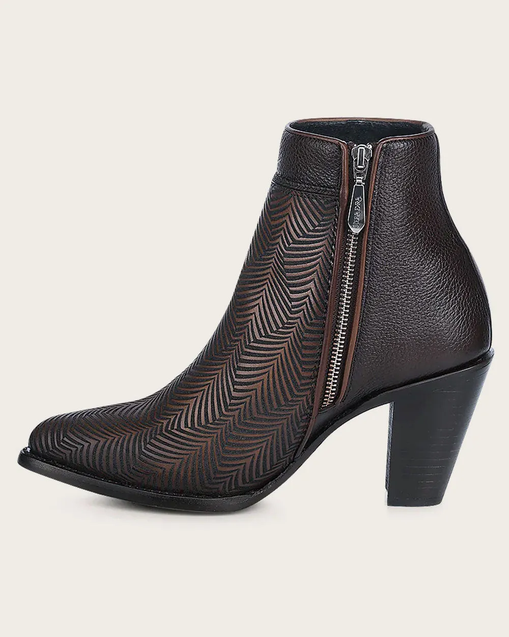 Ankle engraving brown bootie