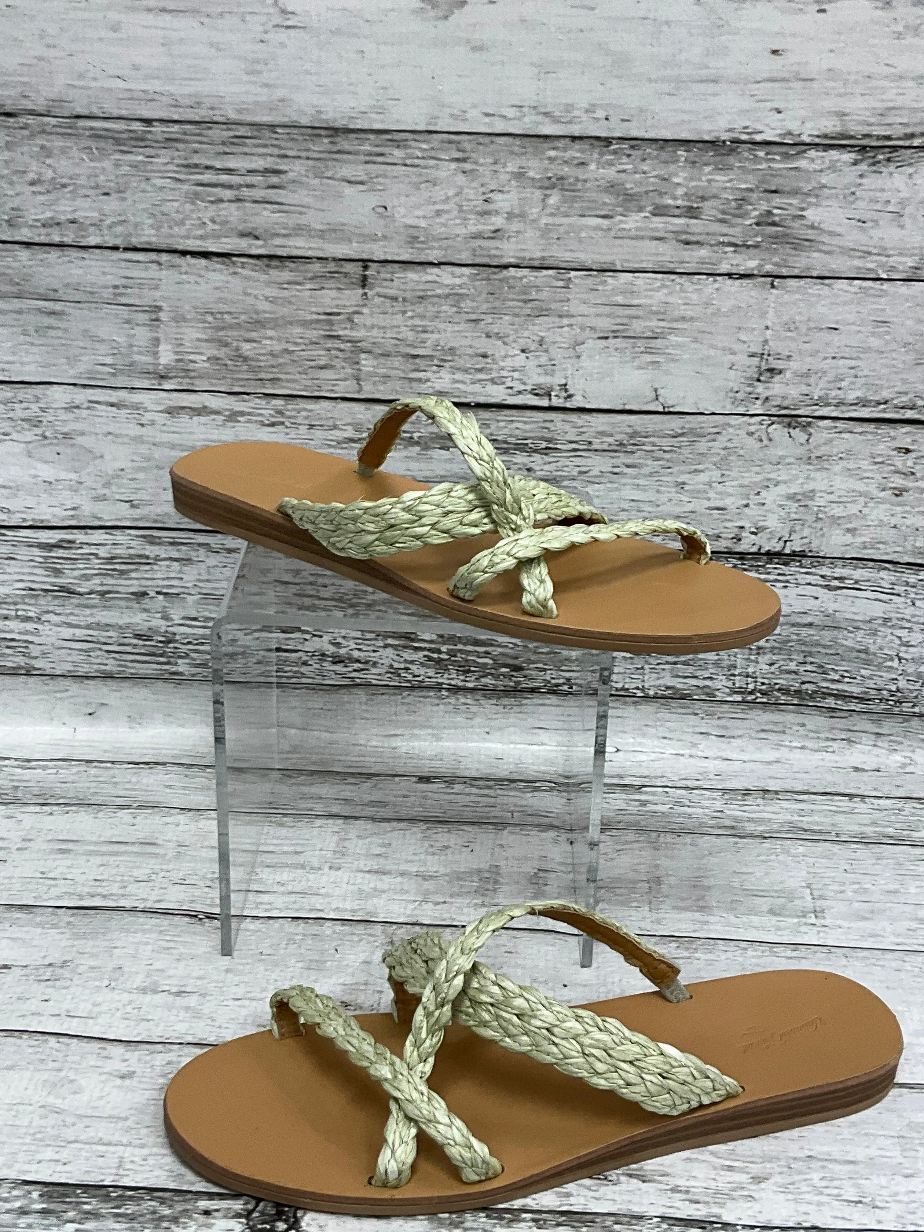 Sandals Flats By Universal Thread  Size: 9.5