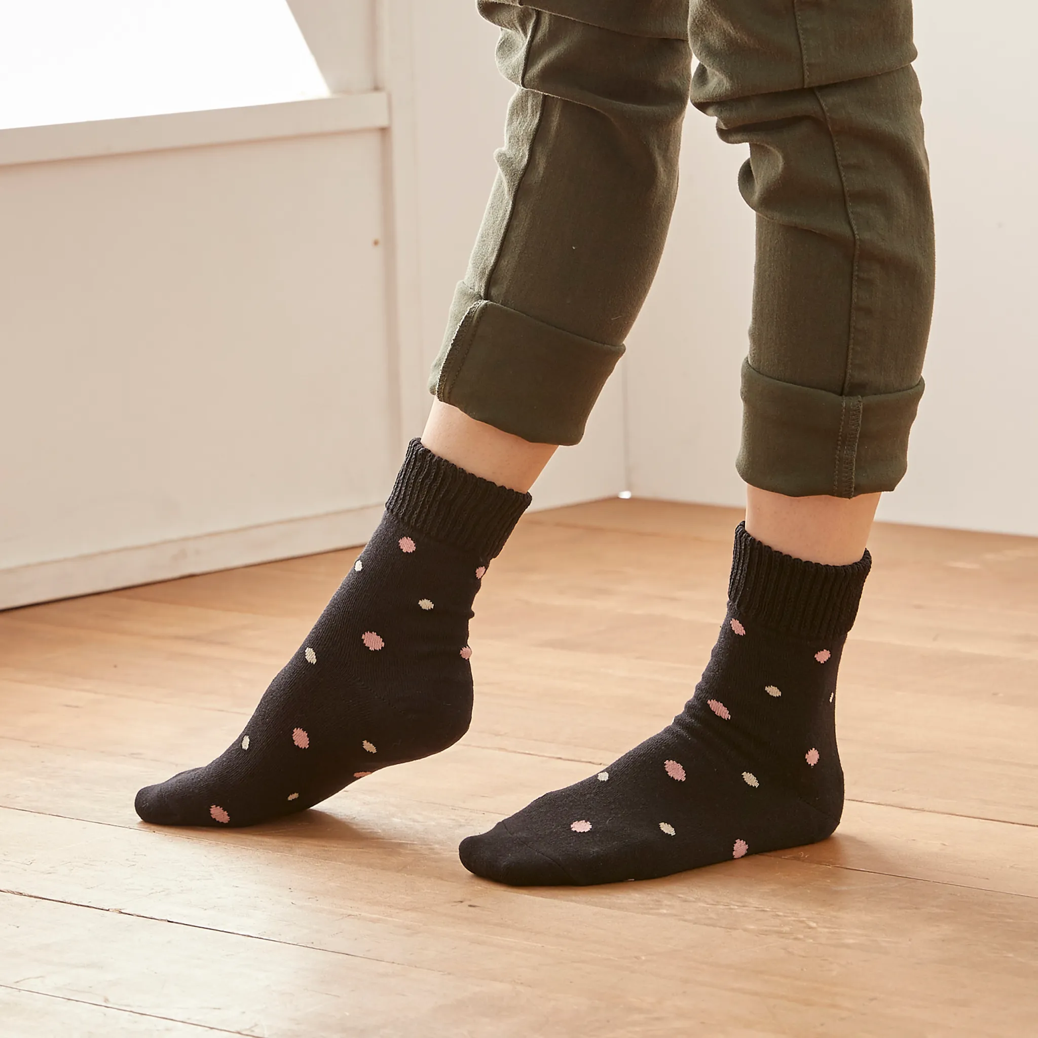 Smooth-heel socks double-layer wool blend [Polka dots] - 727