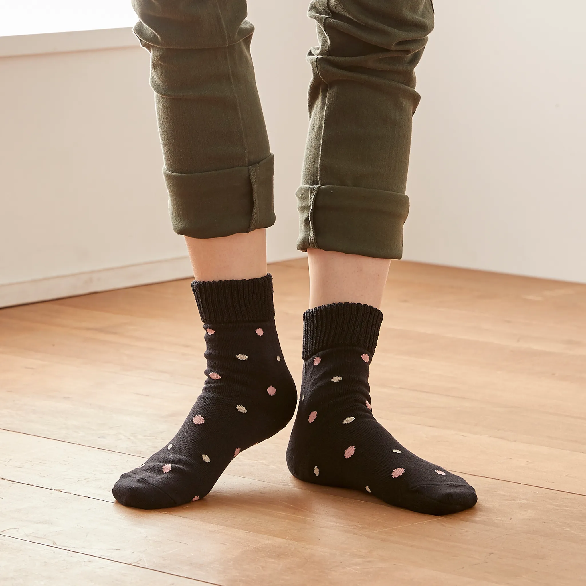 Smooth-heel socks double-layer wool blend [Polka dots] - 727